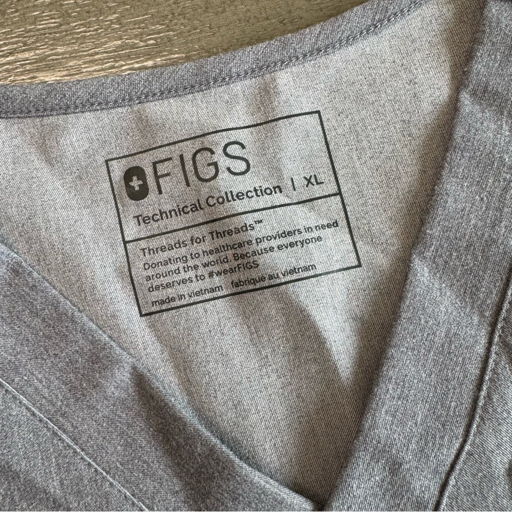Figs Charcoal Grey Short Sleeve Catarina Tshirt Scrubs Top XL - Picture 5 of 7